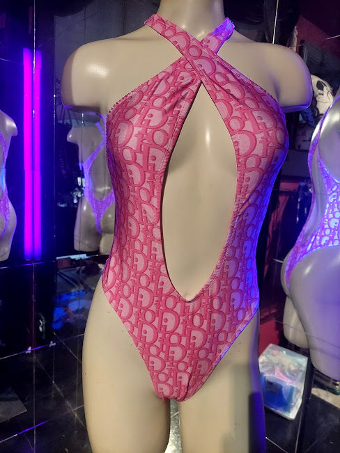 💗 Pink designer-Inspired Cross 1PC 💎 Sexy Designer Dancewear – Pole, Rave, Festival, Lingerie & Swim 🌴✨ (Size 2–14)